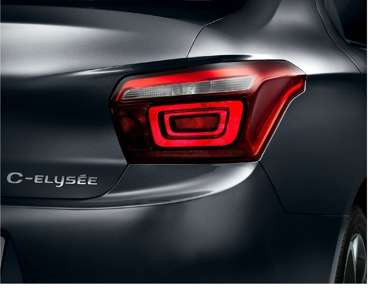 Citroen C-Elyse Sağ Stop Lambası Makyajlı Kasa Duylu Orijinal